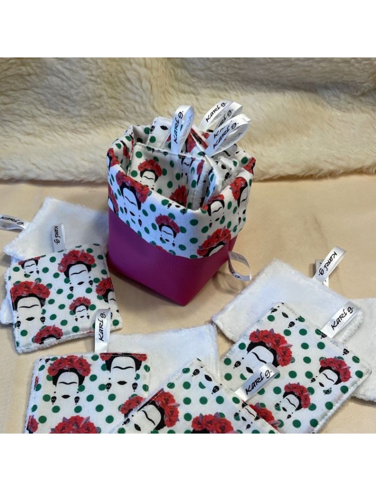 Lote 10 toalhetes + Cesto impermeável