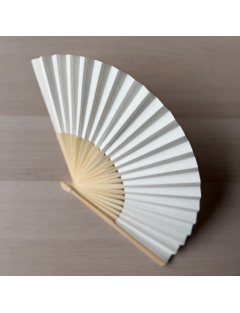 Leque de madeira, com personalização