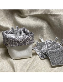 Cesto impermeável para toalhetes