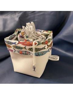 Cesto impermeável para toalhetes